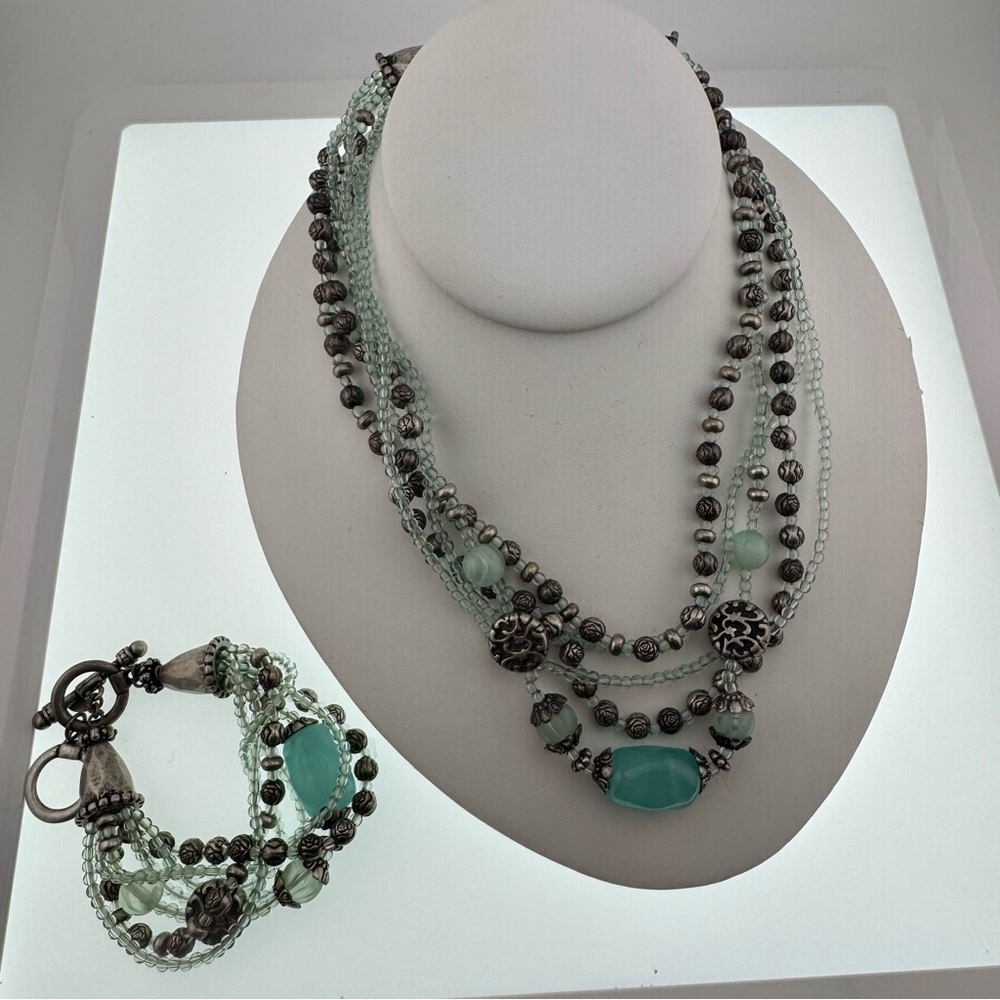 Premier Designs Silver and Green Stone and Glass Necklace Set